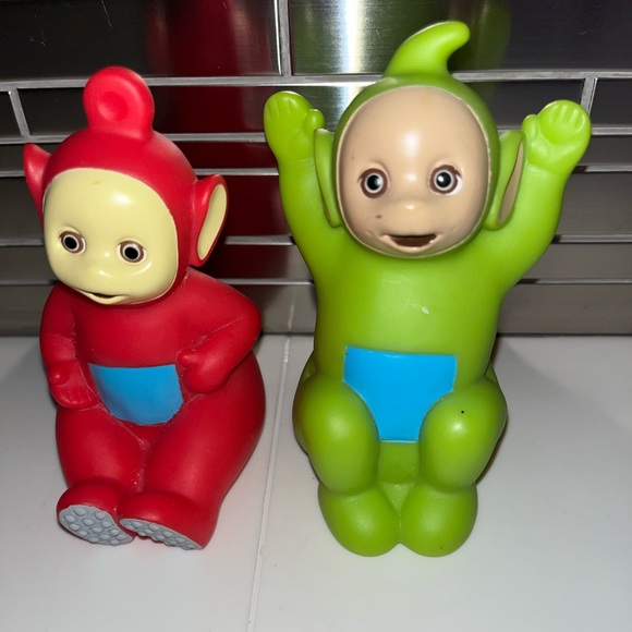 7 adorable teletubbies. Includes plush and plastic teletubbies! And plastic toy. - Picture 6 of 16